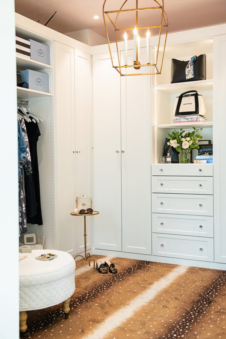 Your Closet Cleanout Checklist: 7 Easy Steps | So Susie